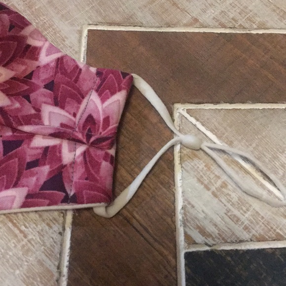 2 Pack Happy Face Masks With Wire - Picture 8 of 8